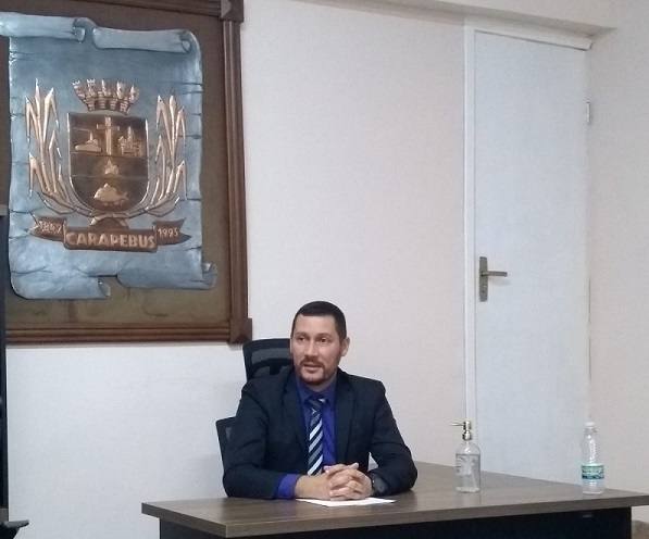 Leandro Drumond assume interinamente a prefeitura de Carapebus