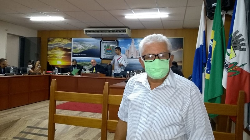 Praia de Carapebus é invadida por vândalos nos fins de semana