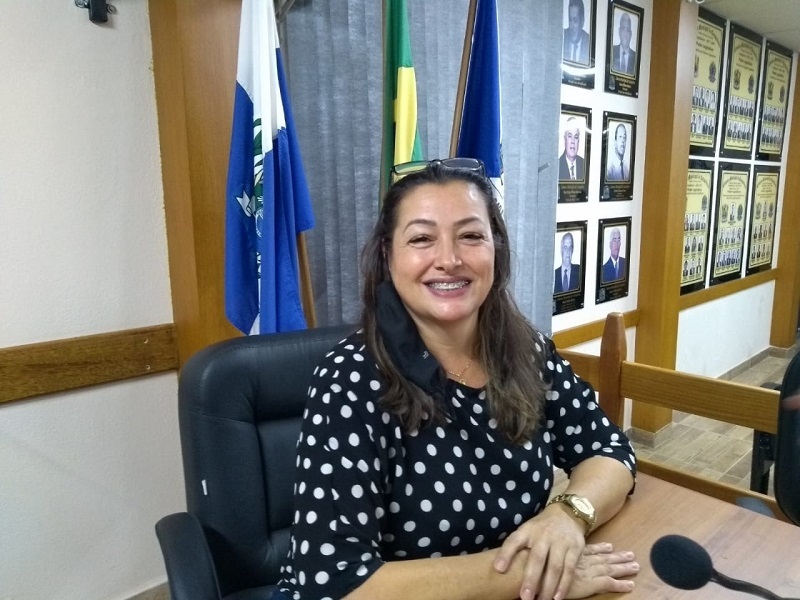 Vereadora Cíntia Barcelos assume secretaria de Assistência Social