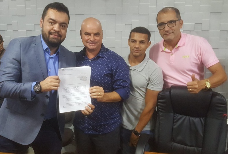 Vereadores reivindicam obras para Carapebus ao vice governador