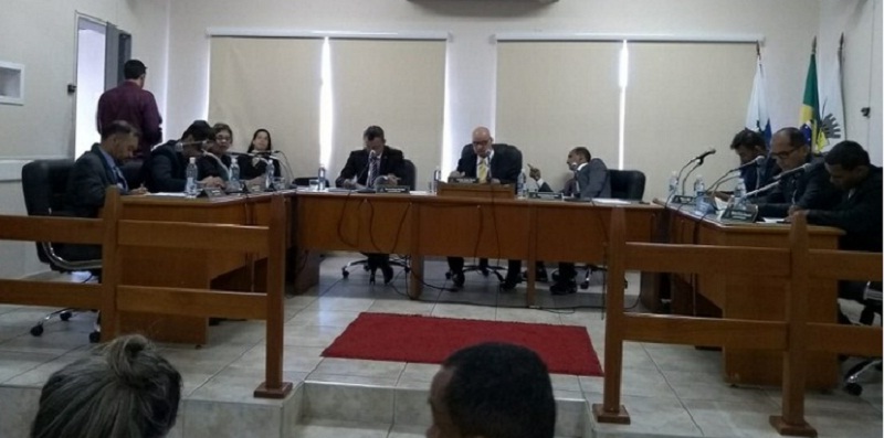 Vereadores solicitam que prefeitura construa parque infantil em escolas